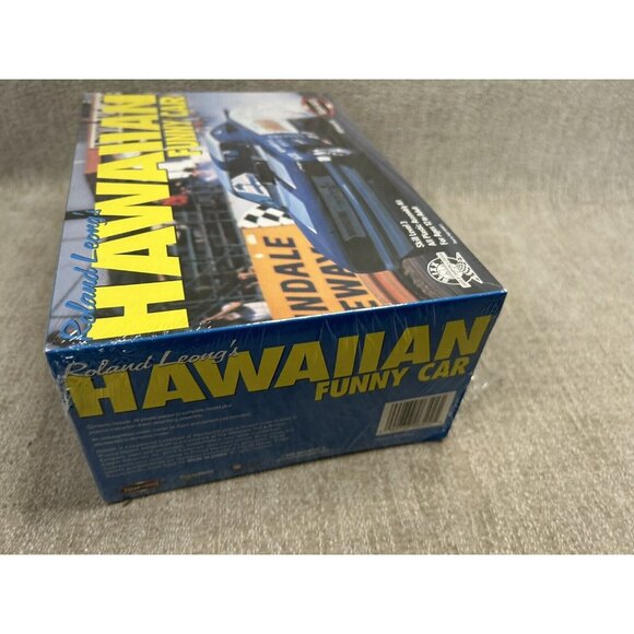Polar Lights 6502 1/25 Roland Leong's 1969 Hawaiian Funny Car Plastic Model Kit - Picture 4 of 5